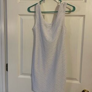 Elegant White Sleeveless Dress